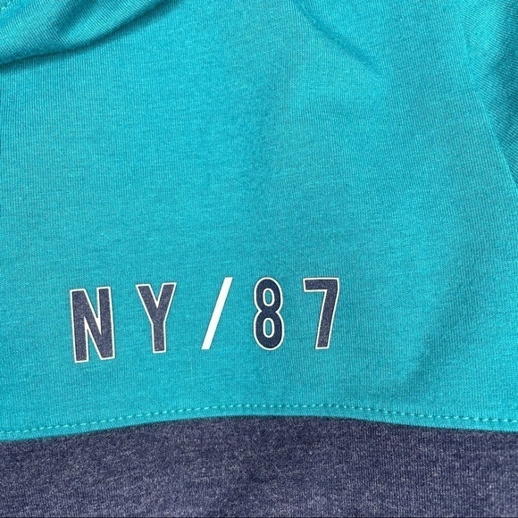 Aeropostale Mens Color Block Stretch Crew Neck Long Sleeve Shirt Sweater Size XS - Picture 2 of 6